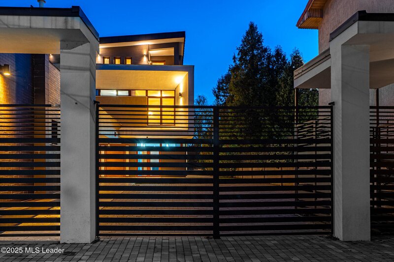 Mogosoaia Vila pe malul lacului Mogosoaia  617 mp total, teren 1182 mp