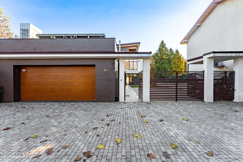 Mogosoaia Vila pe malul lacului Mogosoaia  617 mp total, teren 1182 mp