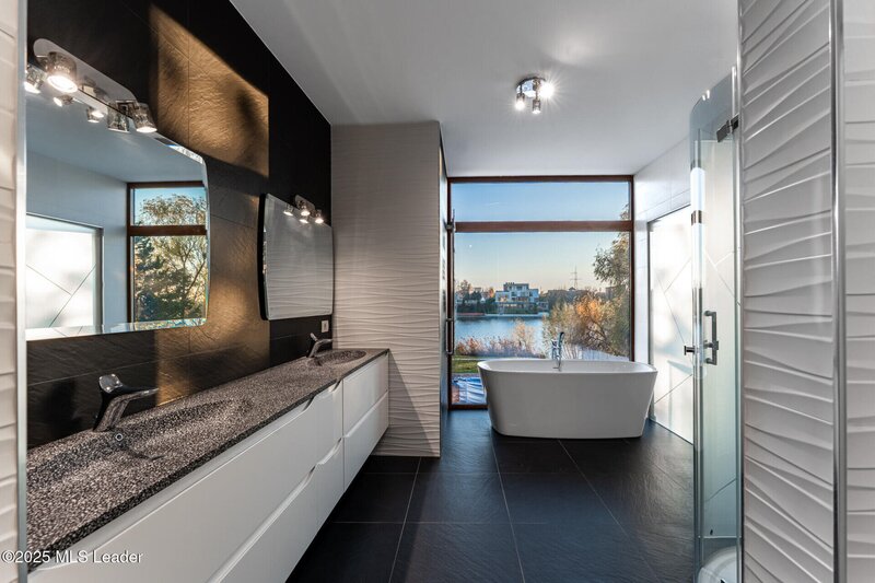 Mogosoaia Vila pe malul lacului Mogosoaia  617 mp total, teren 1182 mp