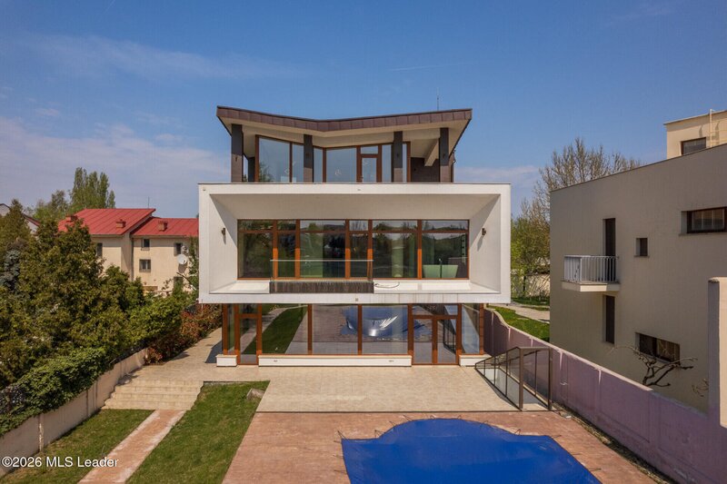 Mogosoaia Vila pe malul lacului Mogosoaia  617 mp total, teren 1182 mp