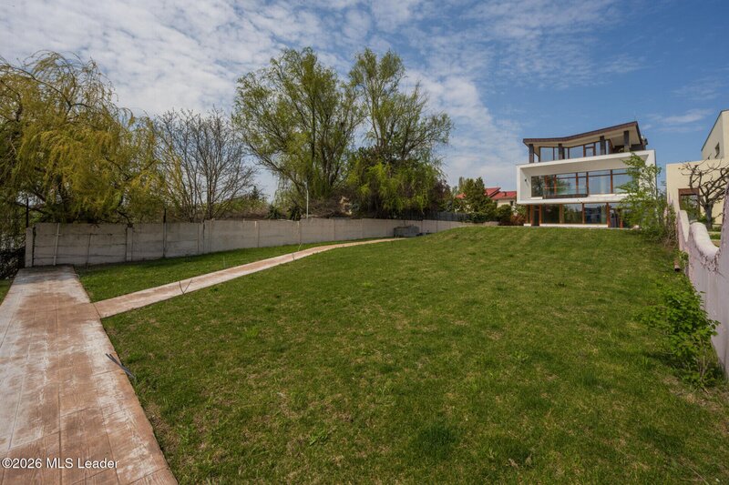 Mogosoaia Vila pe malul lacului Mogosoaia  617 mp total, teren 1182 mp