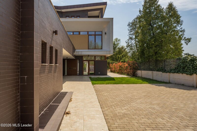 Mogosoaia Vila pe malul lacului Mogosoaia  617 mp total, teren 1182 mp